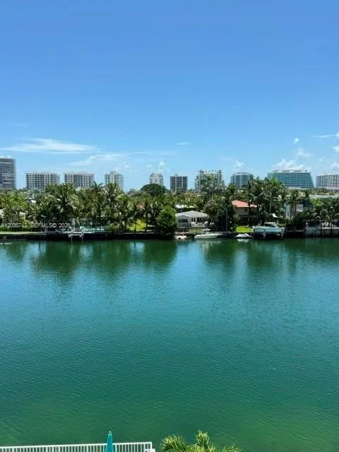 9381 E Bay Harbor Dr #404S Bay Harbor Islands, FL 33154