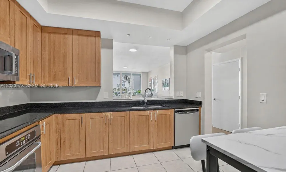 3340 NE 190th St #402 Aventura, FL 33180