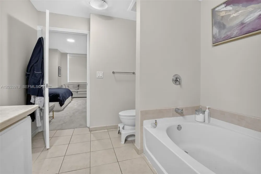 3340 NE 190th St #402 Aventura, FL 33180