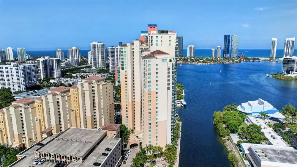 3340 NE 190th St #402 Aventura, FL 33180
