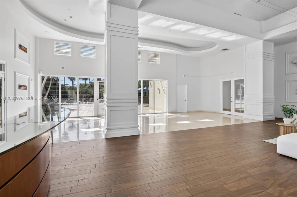 3340 NE 190th St #402 Aventura, FL 33180