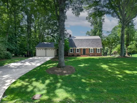 223 Knollwood Drive