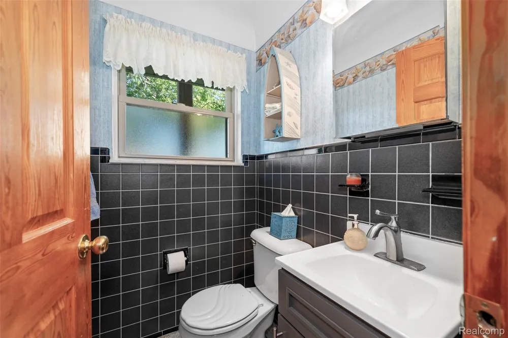 7214 Cardinal Street Clay Township, MI 48001