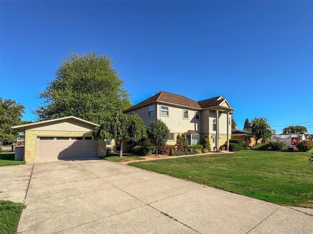 7214 Cardinal Street Clay Township, MI 48001