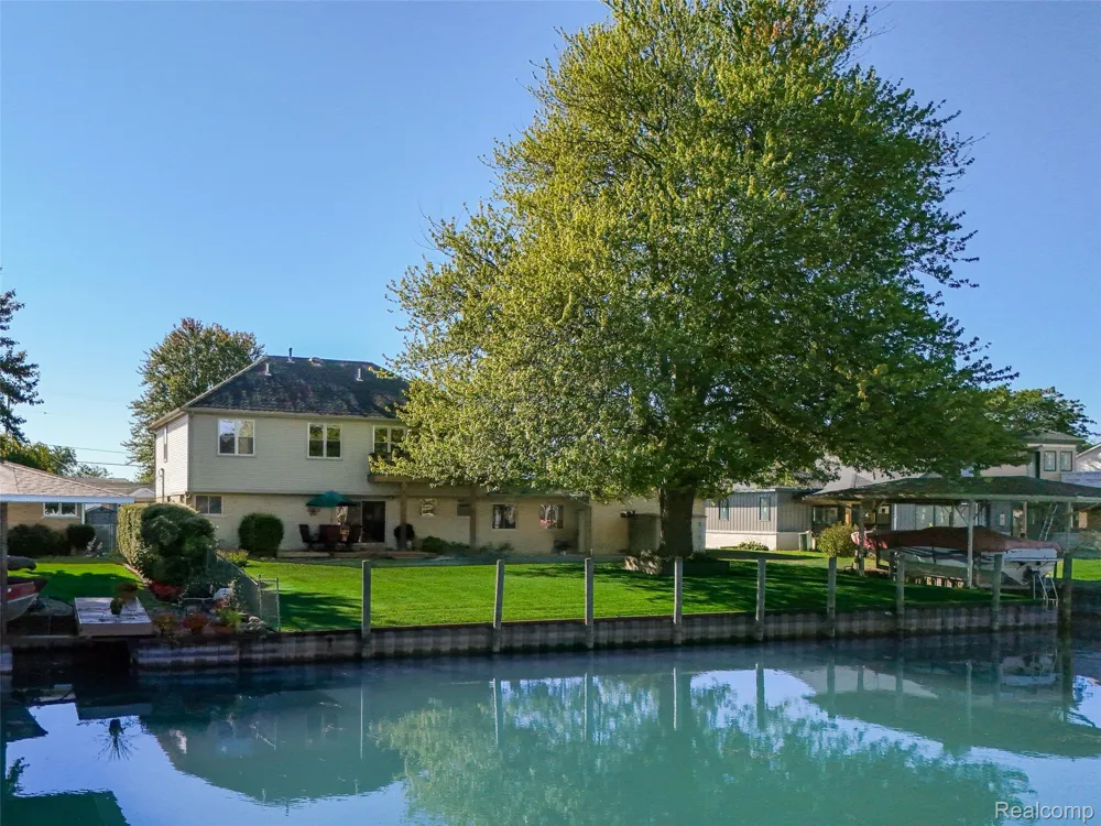 7214 Cardinal Street Clay Township, MI 48001