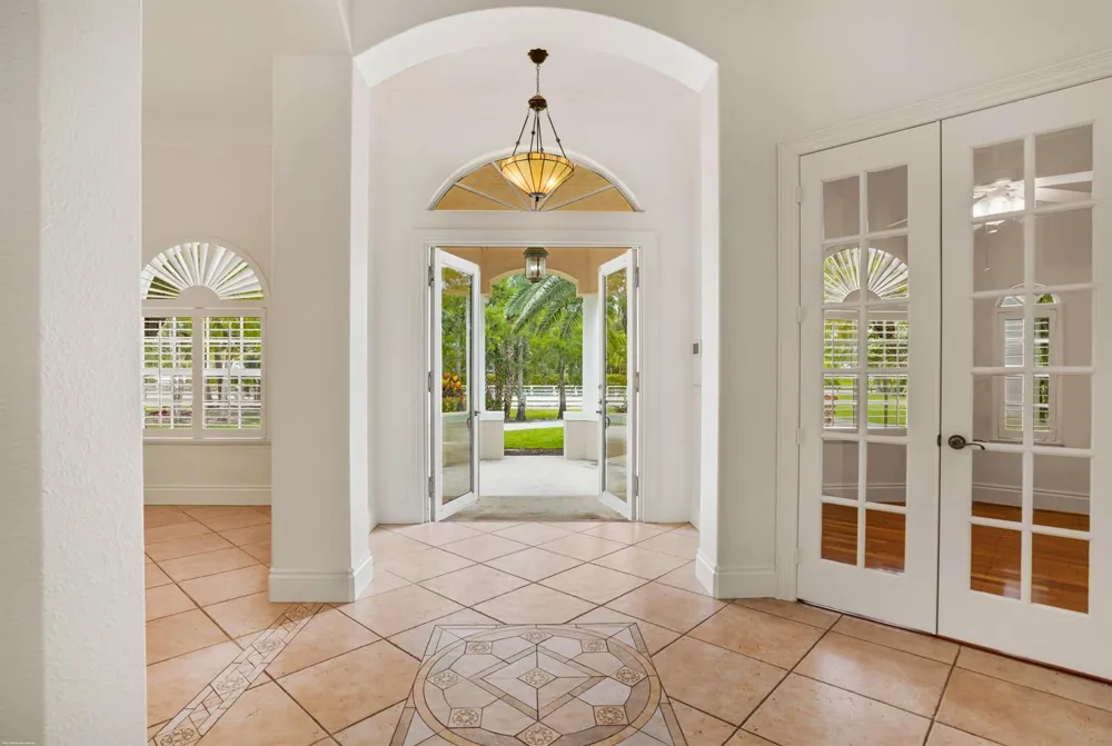 2560 Buck Ridge Trail Loxahatchee, FL 33470