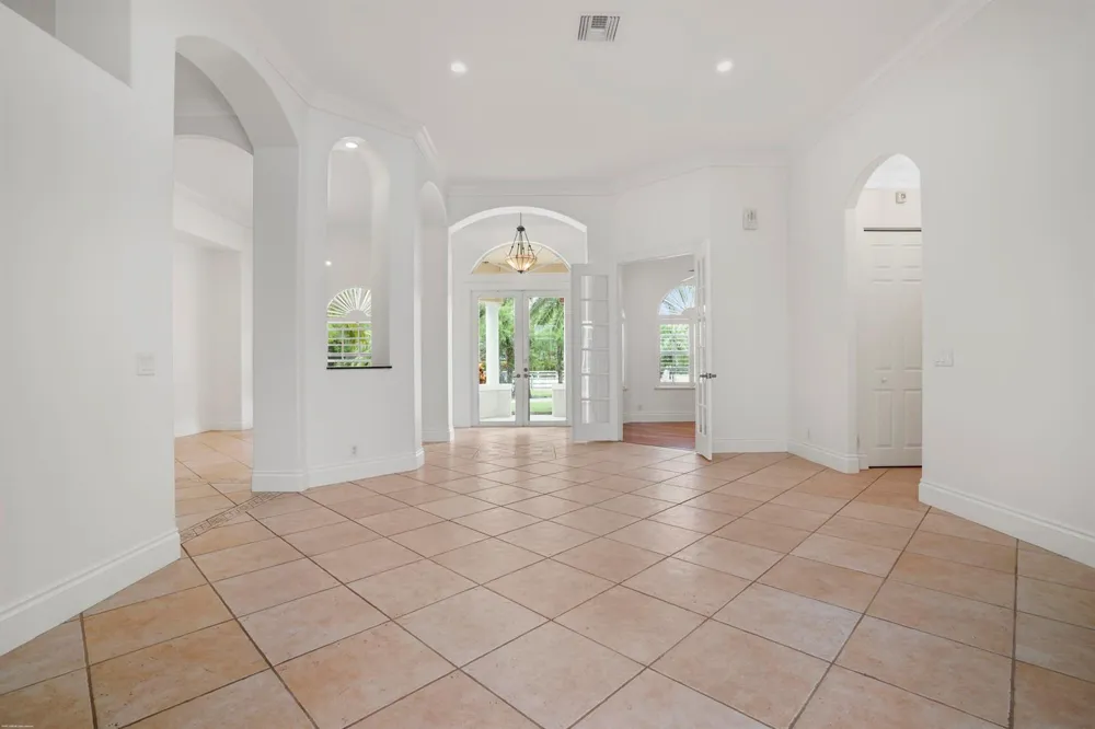2560 Buck Ridge Trail Loxahatchee, FL 33470