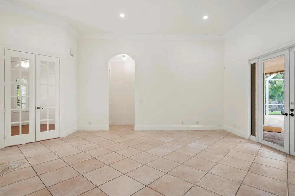 2560 Buck Ridge Trail Loxahatchee, FL 33470