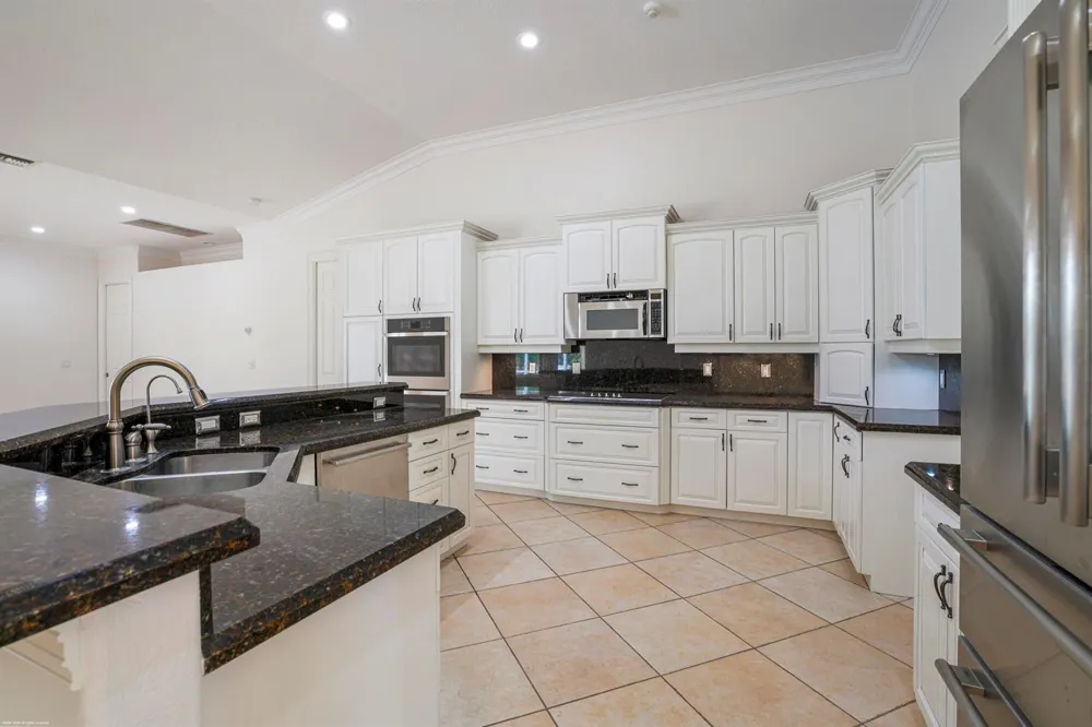 2560 Buck Ridge Trail Loxahatchee, FL 33470
