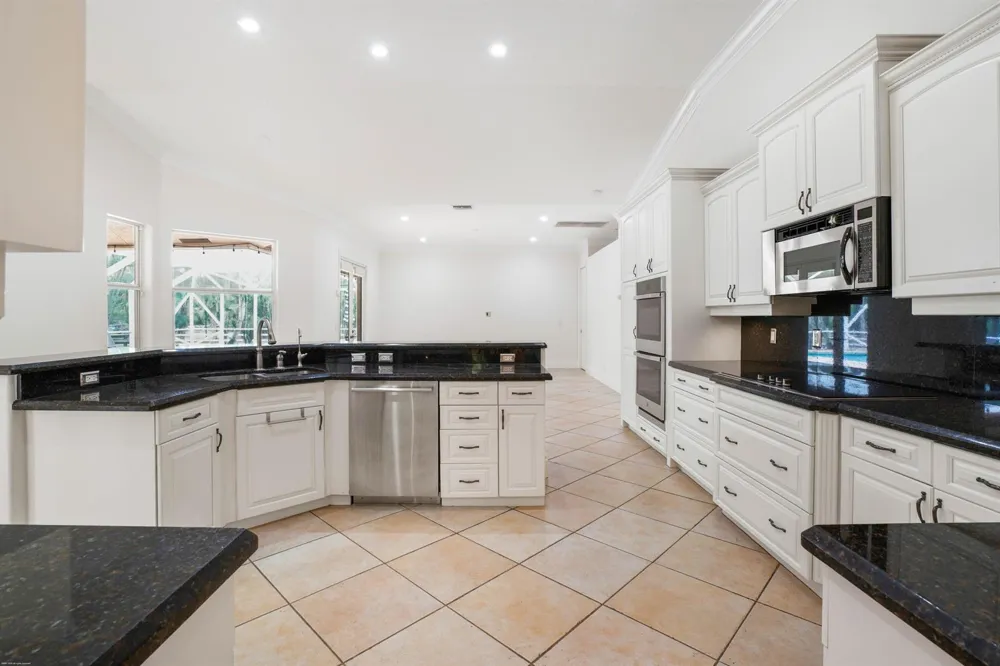 2560 Buck Ridge Trail Loxahatchee, FL 33470