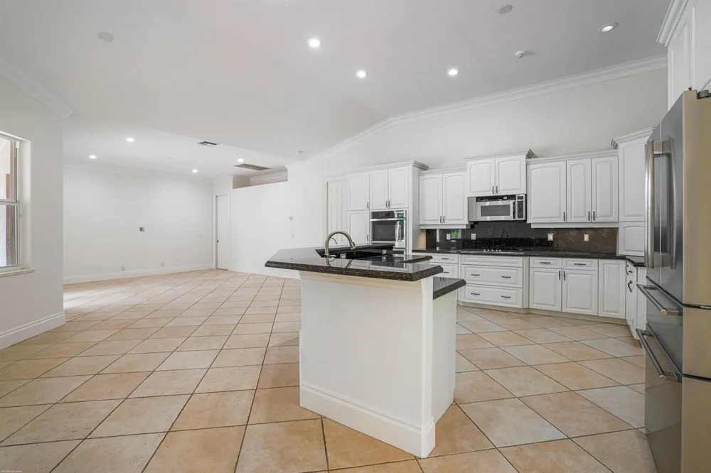 2560 Buck Ridge Trail Loxahatchee, FL 33470