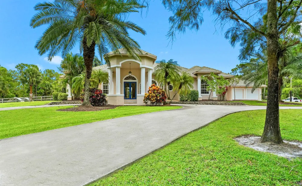 2560 Buck Ridge Trail Loxahatchee, FL 33470
