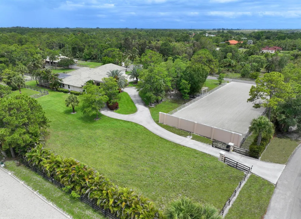 2560 Buck Ridge Trail Loxahatchee, FL 33470