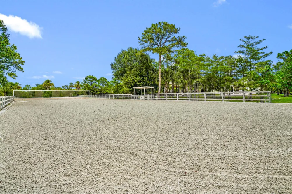 2560 Buck Ridge Trail Loxahatchee, FL 33470