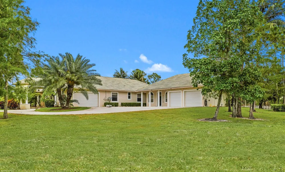 2560 Buck Ridge Trail Loxahatchee, FL 33470