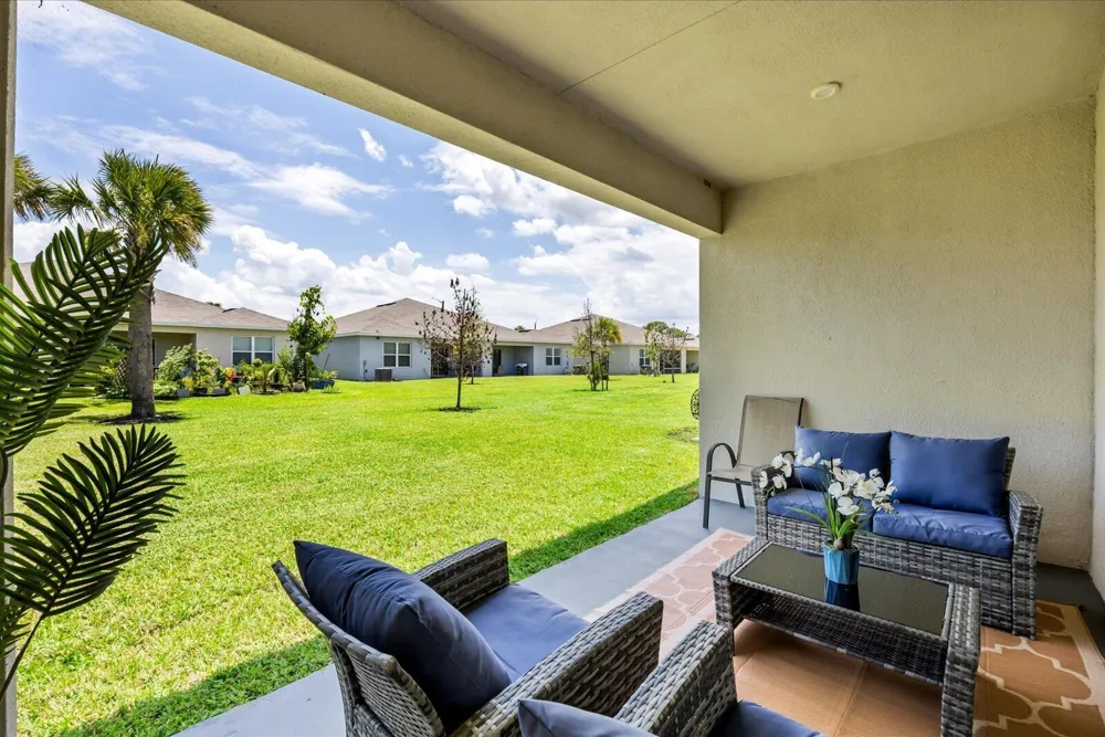 843 Persimmon Place Fort Pierce, FL 34981