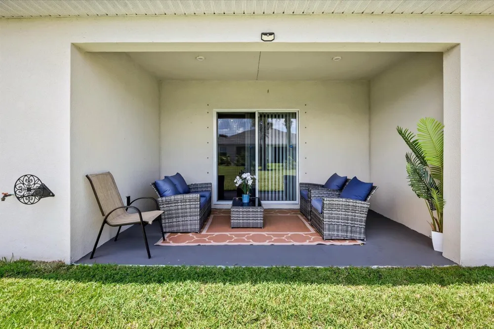 843 Persimmon Place Fort Pierce, FL 34981