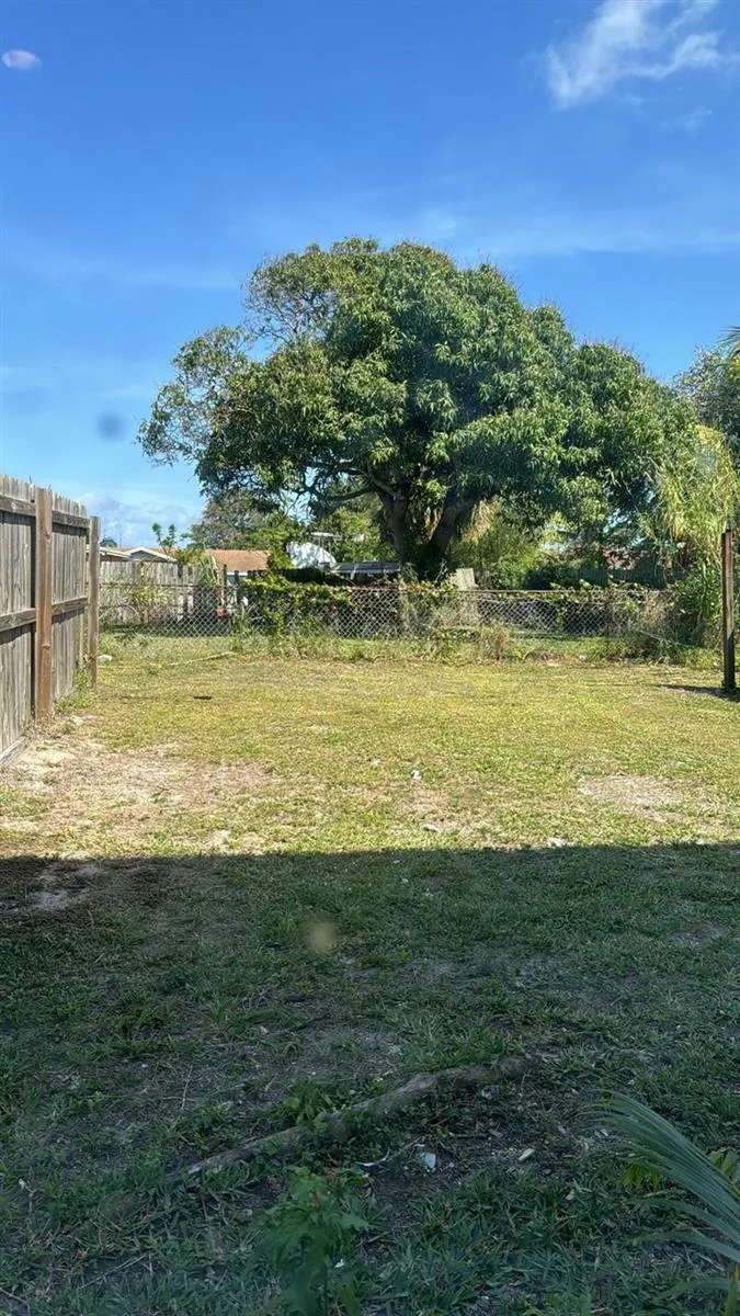 3734 Avenue S Riviera Beach, FL 33404