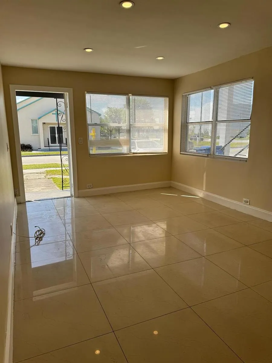 3734 Avenue S Riviera Beach, FL 33404