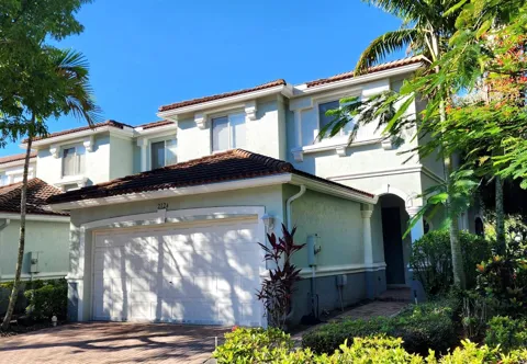 2124 Oakmont Drive