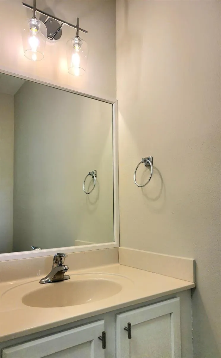 2124 Oakmont Drive Riviera Beach, FL 33404