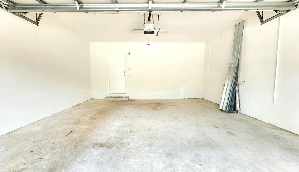 2124 Oakmont Drive Riviera Beach, FL 33404