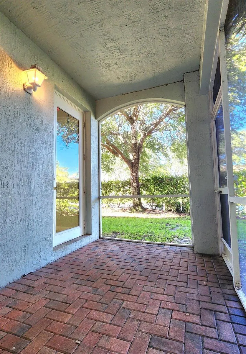 2124 Oakmont Drive Riviera Beach, FL 33404