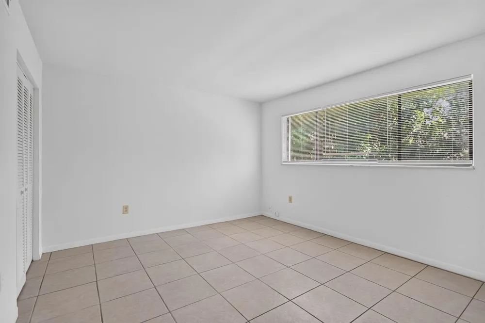 2141 NE 42nd Street #112 Lighthouse Point, FL 33064