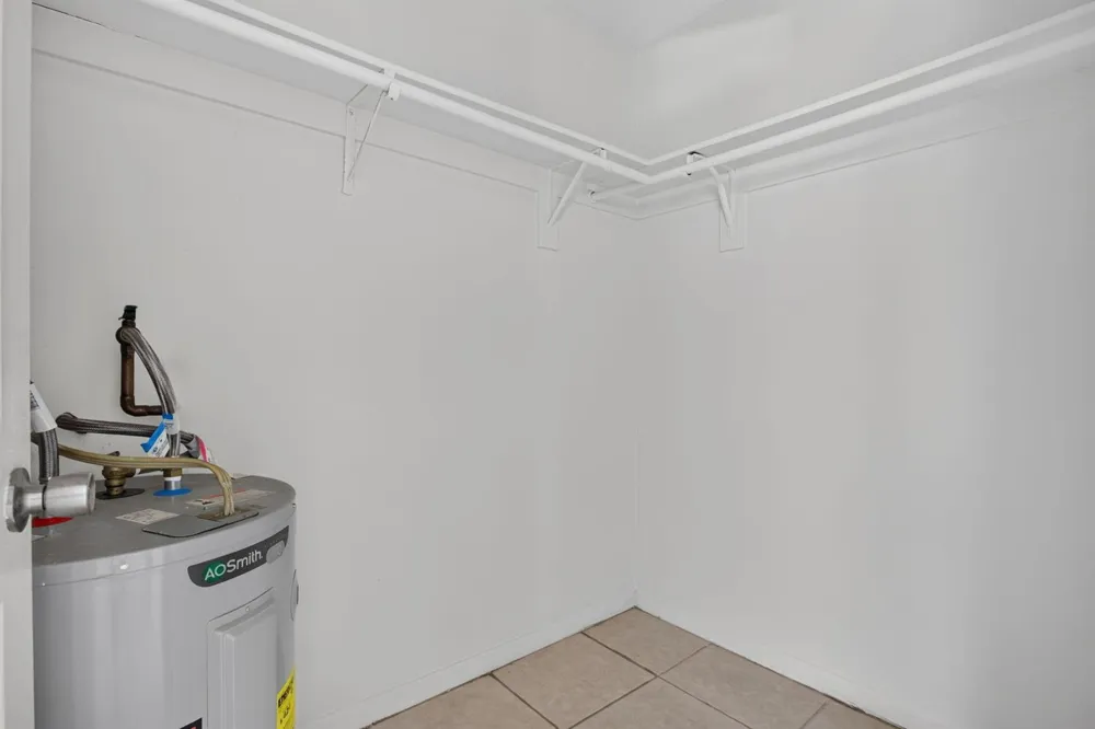 2141 NE 42nd Street #112 Lighthouse Point, FL 33064
