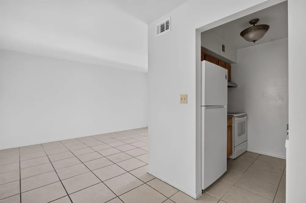 2141 NE 42nd Street #112 Lighthouse Point, FL 33064
