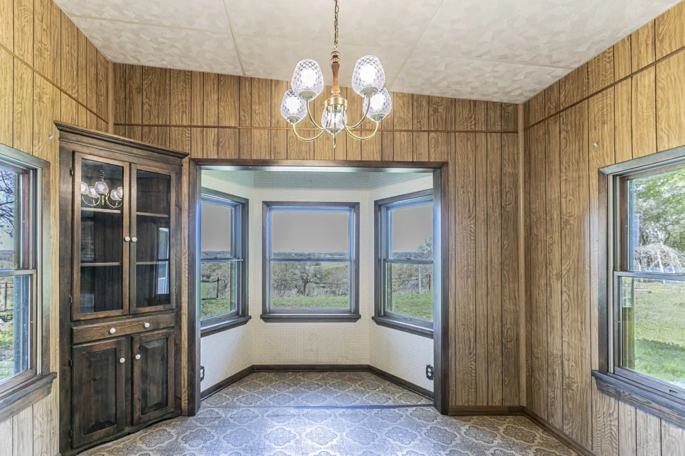 1500 County Road 405 Buckholts, TX 76518