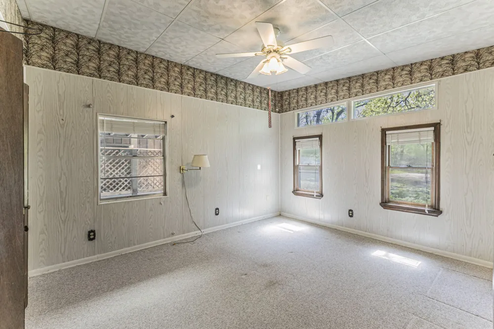 1500 County Road 405 Buckholts, TX 76518
