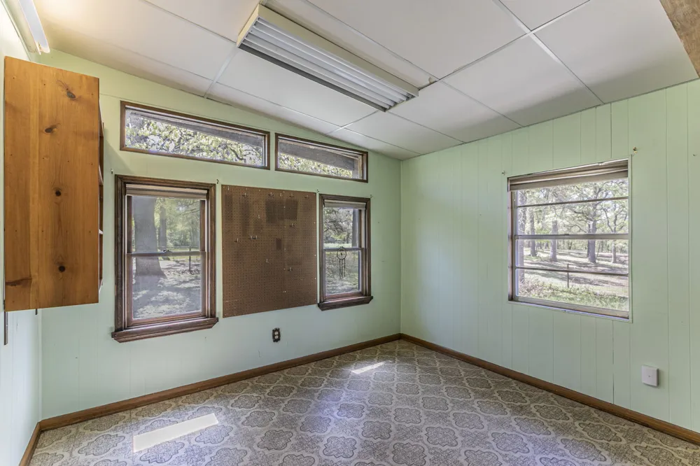 1500 County Road 405 Buckholts, TX 76518