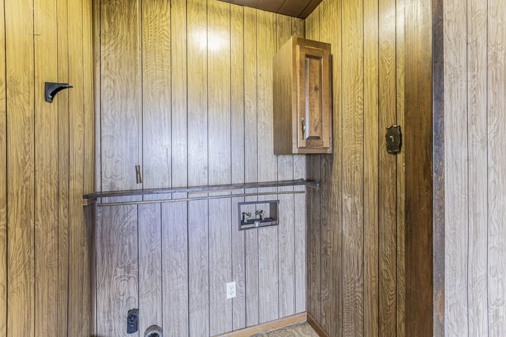 1500 County Road 405 Buckholts, TX 76518