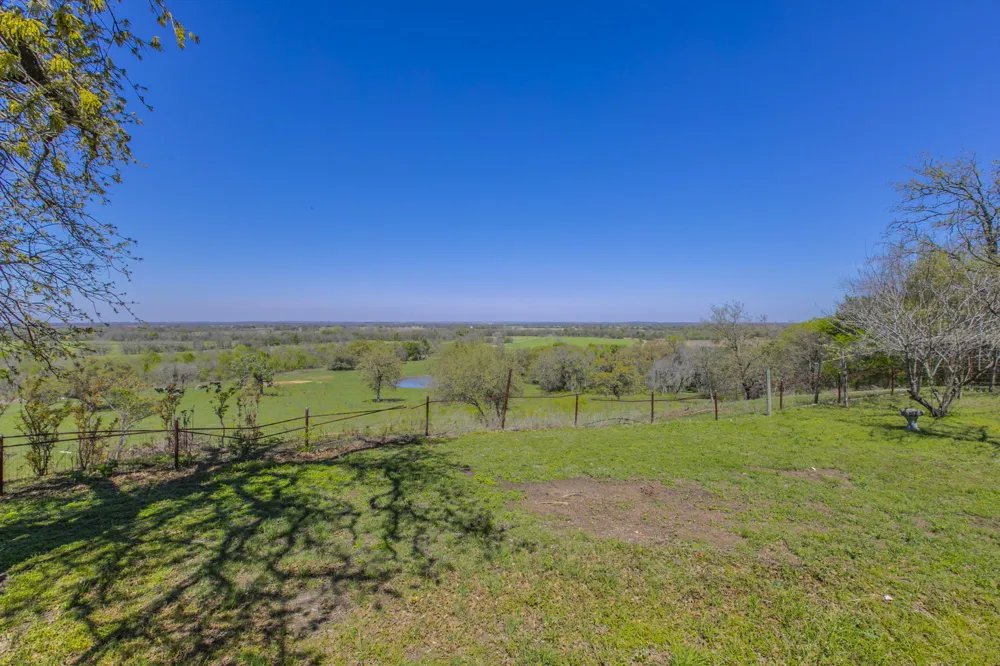 1500 County Road 405 Buckholts, TX 76518