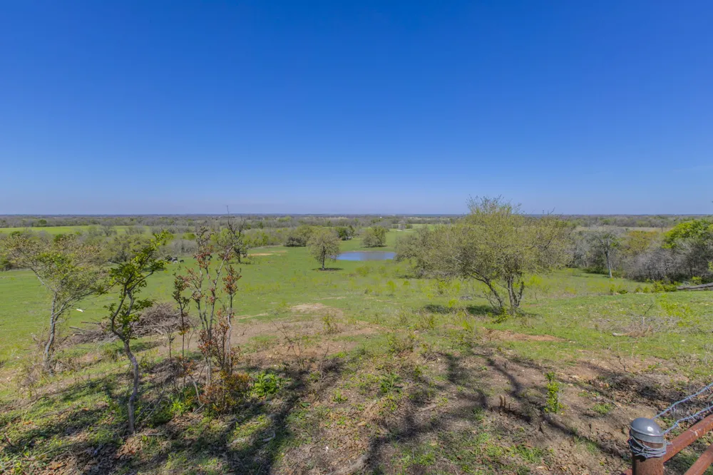 1500 County Road 405 Buckholts, TX 76518