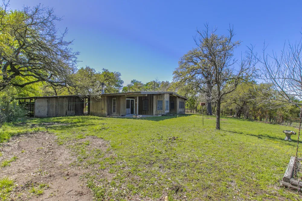 1500 County Road 405 Buckholts, TX 76518
