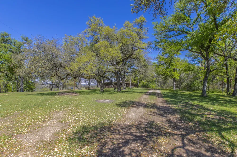 1500 County Road 405 Buckholts, TX 76518