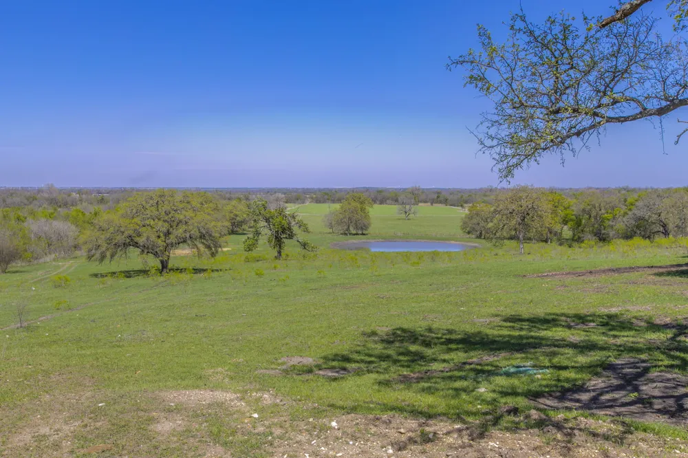 1500 County Road 405 Buckholts, TX 76518