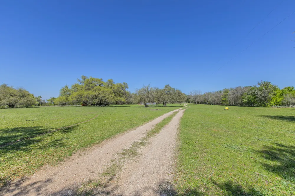 1500 County Road 405 Buckholts, TX 76518