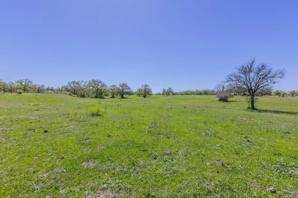 1500 County Road 405 Buckholts, TX 76518