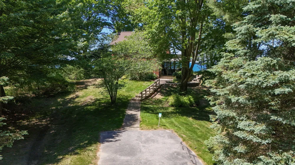 4616 W Fox Farm Road Manistee, MI 49660
