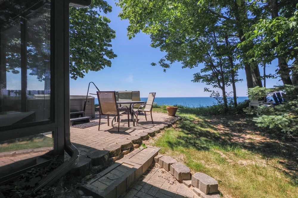 4616 W Fox Farm Road Manistee, MI 49660