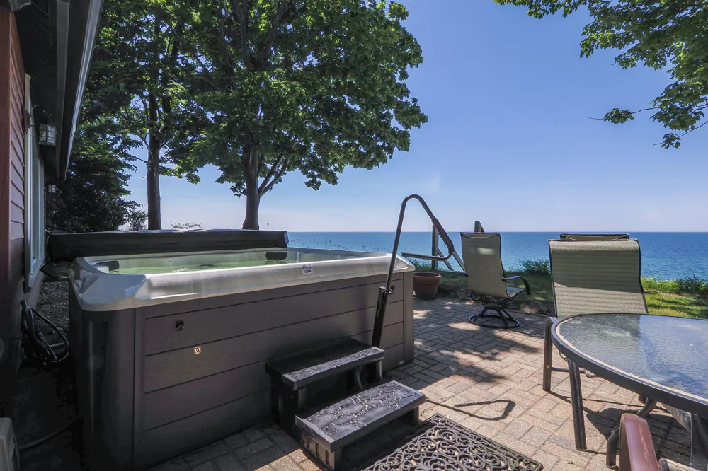 4616 W Fox Farm Road Manistee, MI 49660