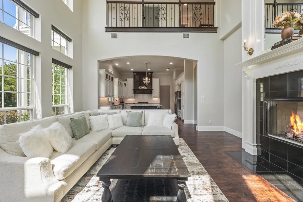 1619 Bloomfield Road Valley View, TX 76272