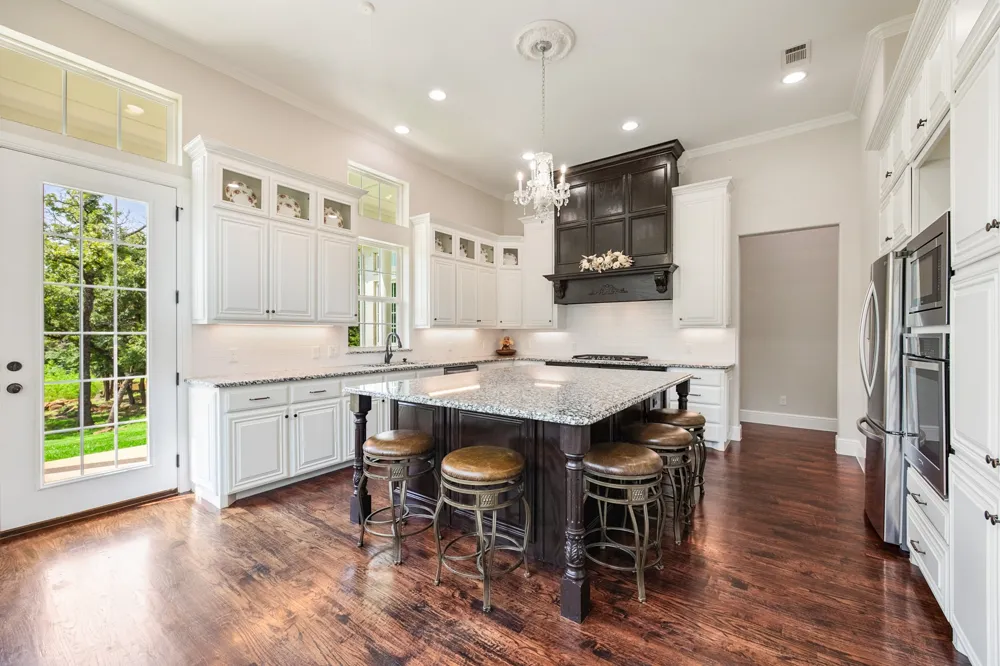 1619 Bloomfield Road Valley View, TX 76272