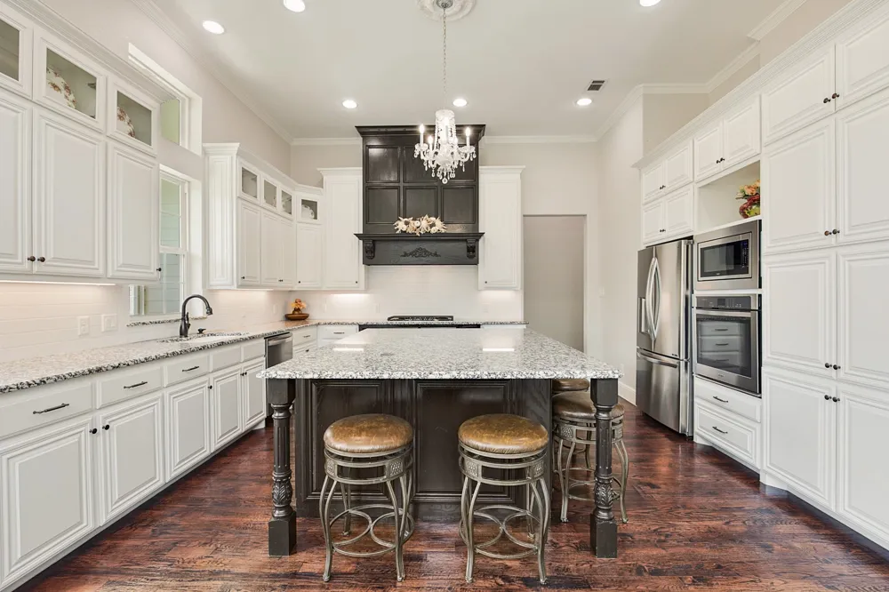 1619 Bloomfield Road Valley View, TX 76272