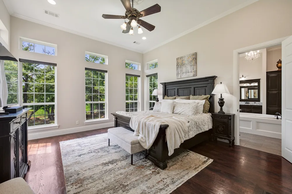 1619 Bloomfield Road Valley View, TX 76272