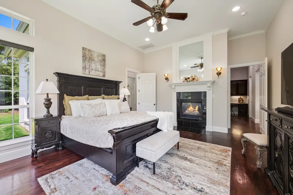 1619 Bloomfield Road Valley View, TX 76272