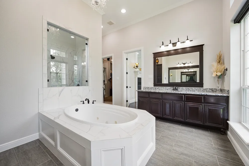 1619 Bloomfield Road Valley View, TX 76272
